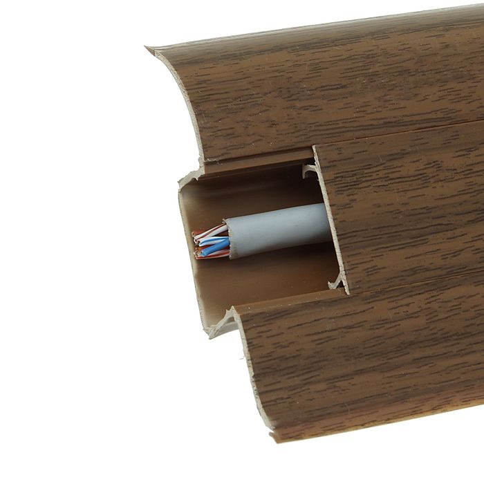 Плинтус с кабель-каналом 5,5х2,1х250 см "Идеал Комфорт" Орех