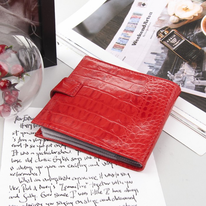 Визитница на кнопке, 2 ряда, 24 листа, кайман, цвет красный