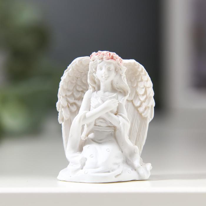 Сувенир полистоун Ангел-девушка в розовом венке - благословение 3х4х2,5