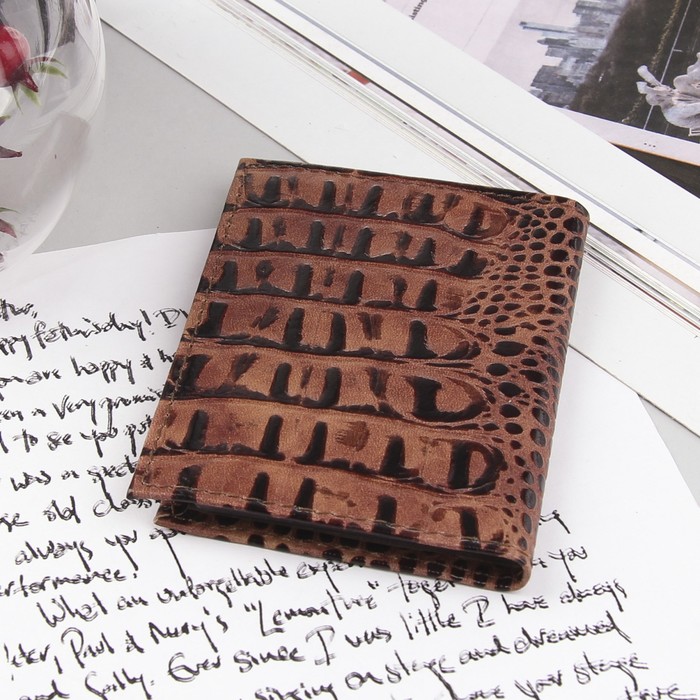 Визитница, 1 ряд, 18 листов, кайман, цвет коричневый