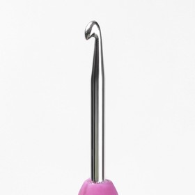 Крючок для вязания, с пластиковой ручкой, d = 4 мм, 14 см, цвет фиолетовый от Сима-ленд